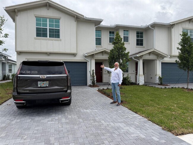 Building Photo - 1694 Hoot Owl Holw