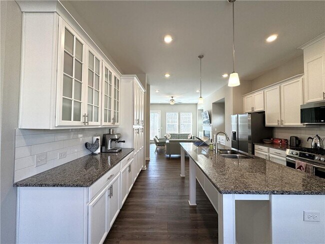 Building Photo - 3311 Park Pointe Cir