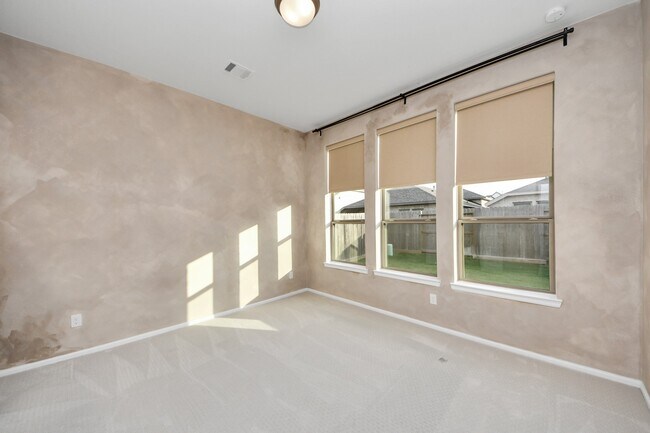 Building Photo - 25931 Dawning Torch Trce