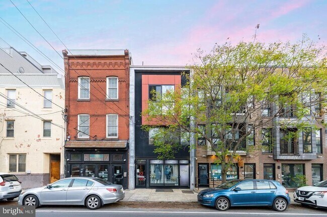 Building Photo - 2228 Frankford Ave