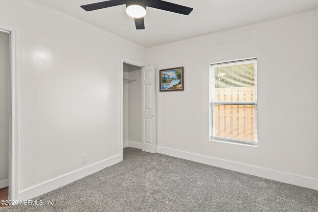 Building Photo - 269 W King St