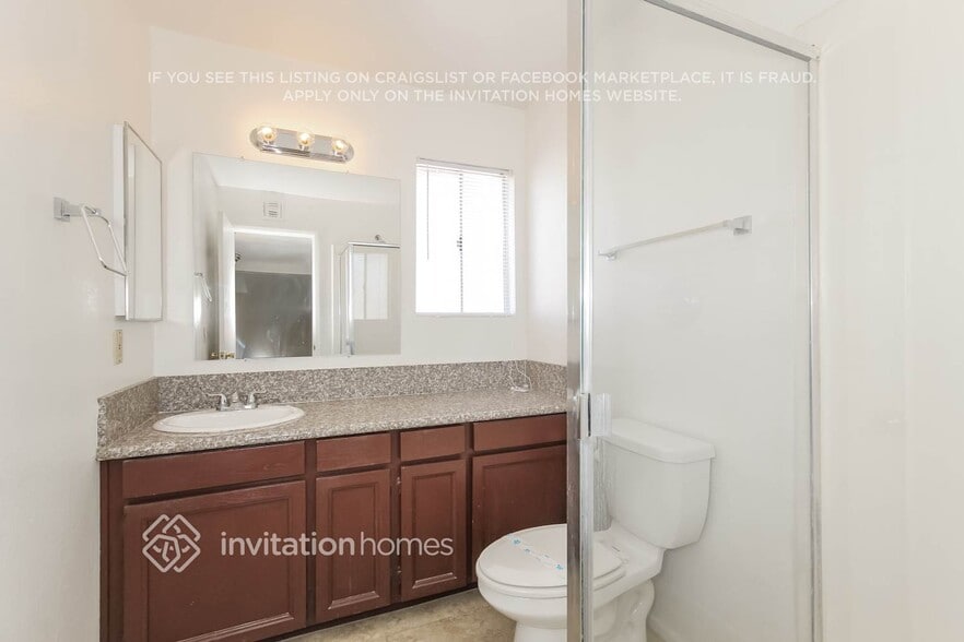 Building Photo - 4402 W Crocus Dr