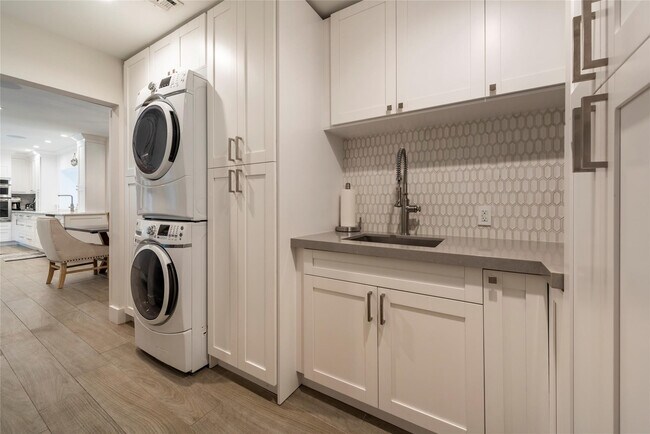 Building Photo - 1959 SE 25th Ave