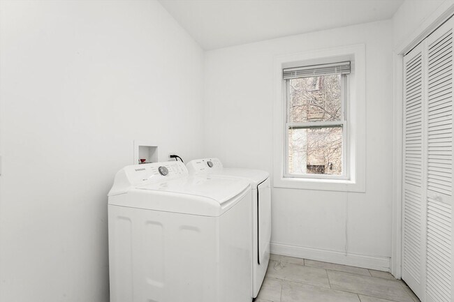 Building Photo - 4819 S Vincennes Ave