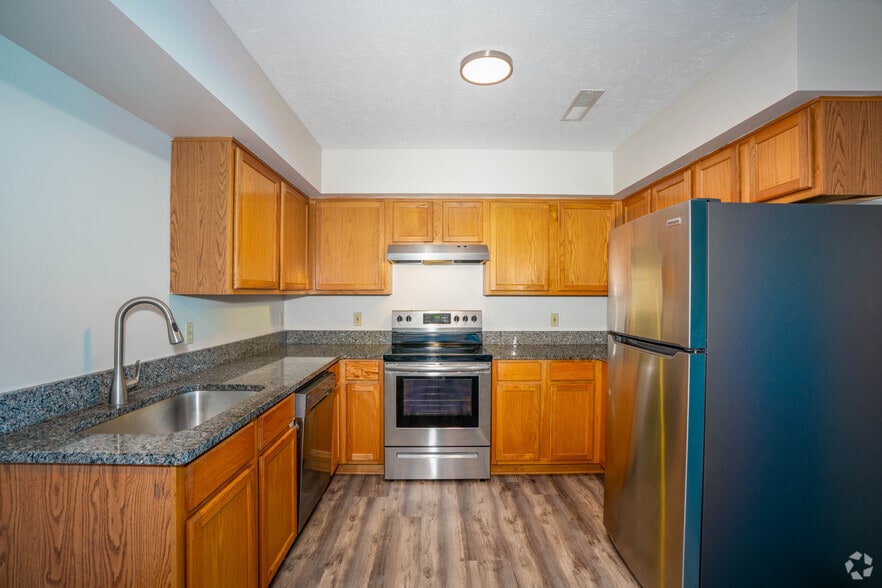 2BR, 2BA - 1,100SF - Kitchen - Sunny Hill Villas