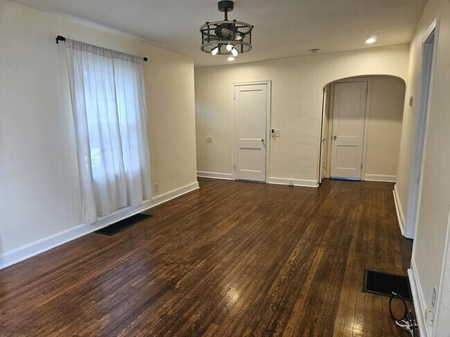 Building Photo - 212 Virginia Ct