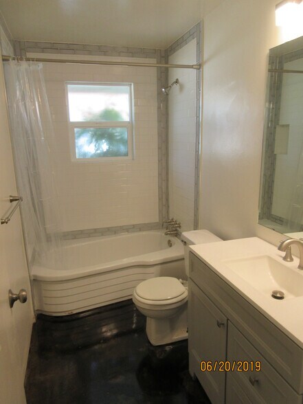 Building Photo - 223 W Turney Ave