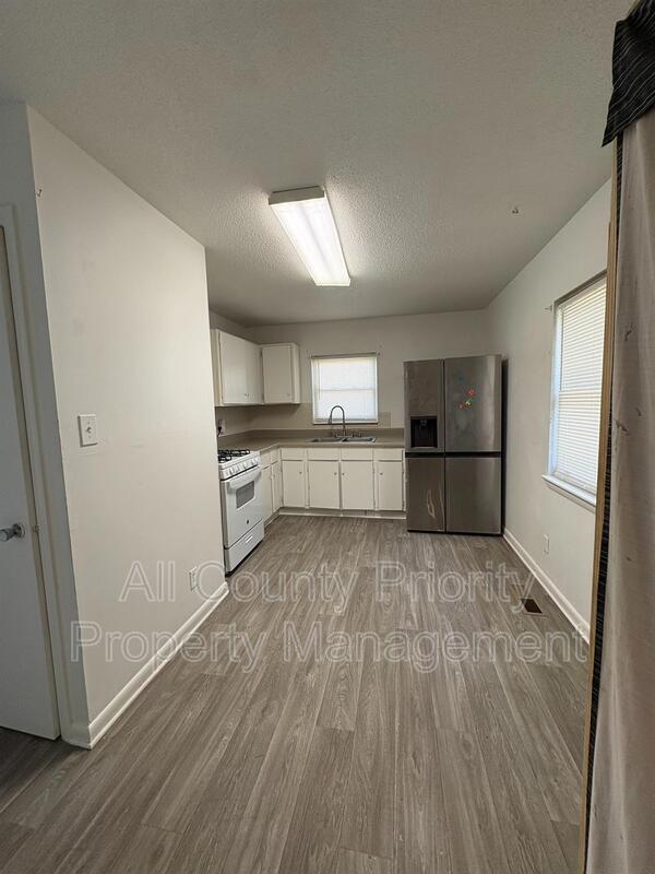 Building Photo - 1015 Da Vinci St