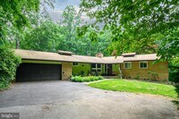 Building Photo - 5475 Green Bridge Rd