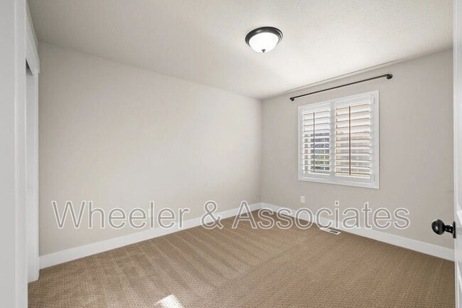 Building Photo - 1406 E 5550 S
