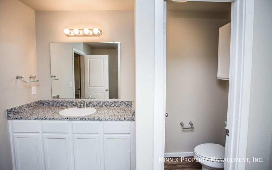 Building Photo - 2105 Kokomo Ave