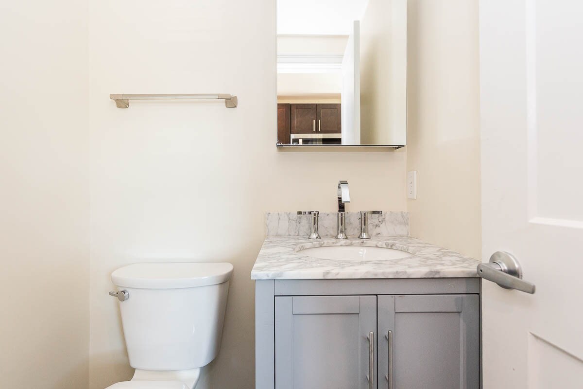 Building Photo - 39 Harvard St