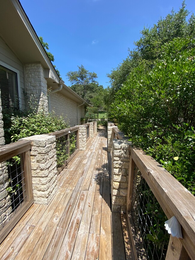 Building Photo - 5943 Cape Coral Dr