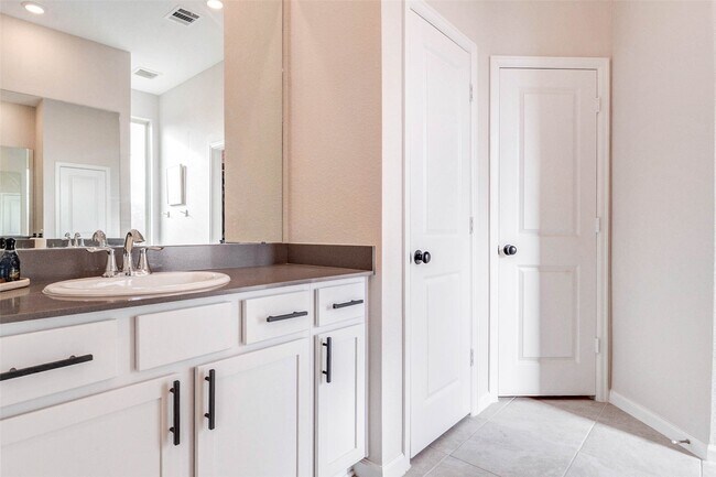 Building Photo - 3716 Field Coast Ln