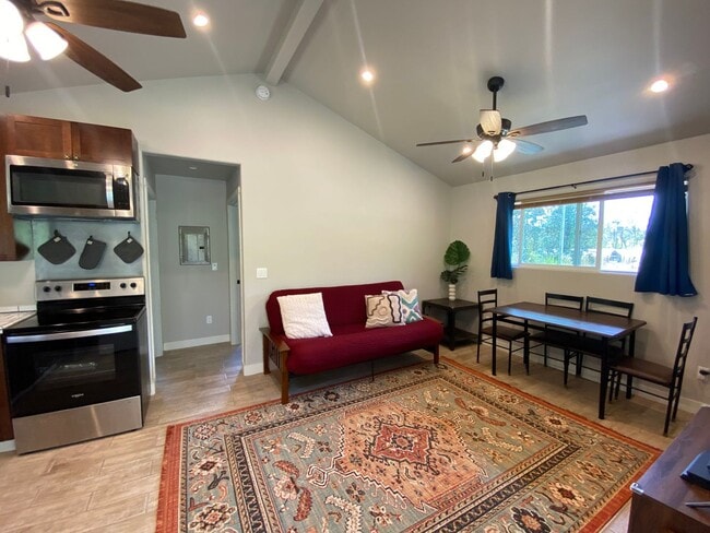 Building Photo - Volcano- Royal Hawaiian Estates