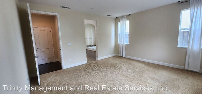 Building Photo - 4 br, 3.5 bath House - 235 Sorrento Lane