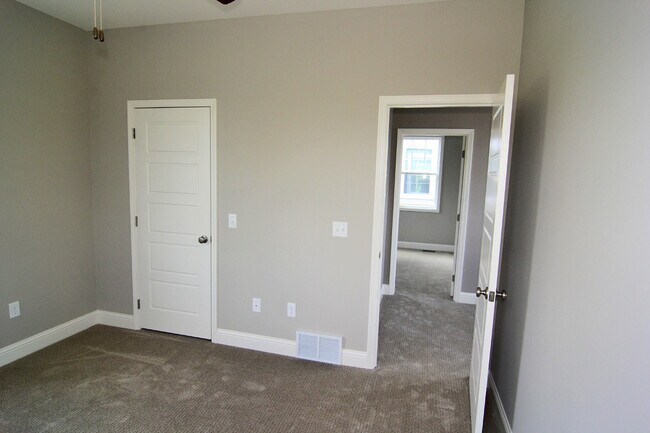 Building Photo - Beautiful Home in Walden Park