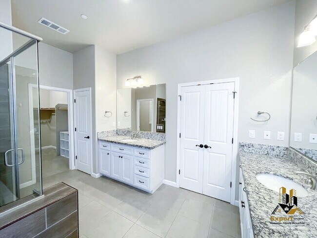 Building Photo - 6064 Cohasset Dr