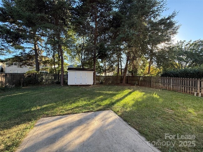 Building Photo - 111 Foxtail Dr