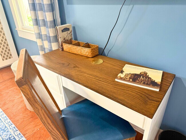 Building Photo - 11 Brooks Ave