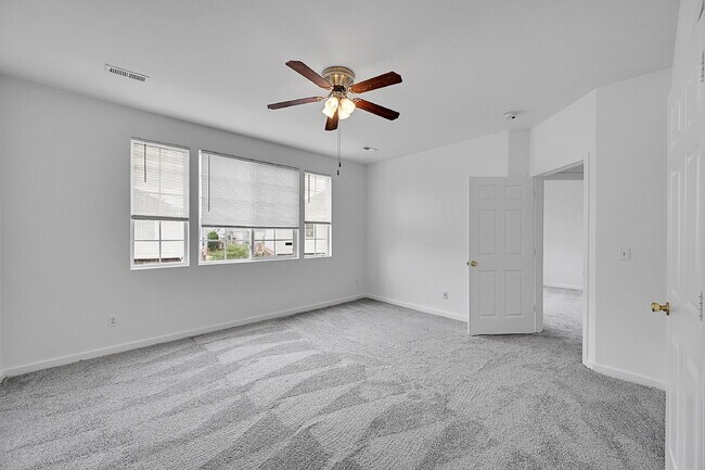 Building Photo - $1,825.00 - 2 Beds, 2 Baths, Condo in Thor...