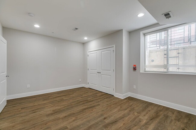 Building Photo - 2630 Annin St