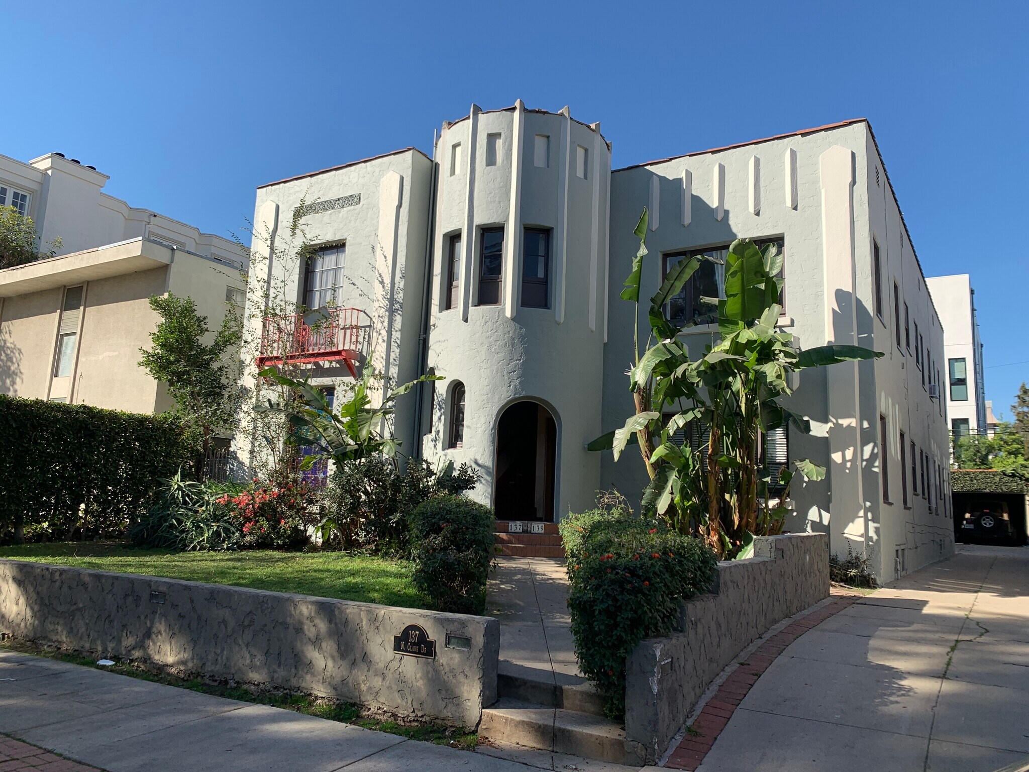 Building Photo - 139 N Clark Dr