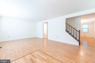 Building Photo - 12136 Bentridge Pl