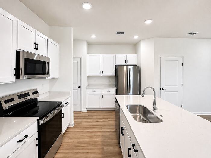 Building Photo - 8662 Elmo Ln