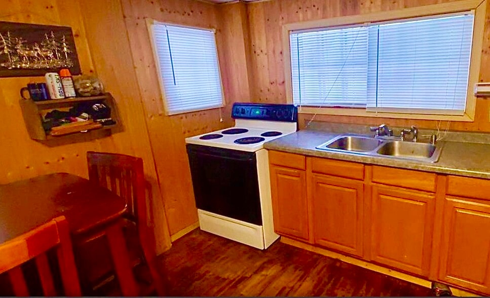 Building Photo - N14941 Old Highway 141 Rd