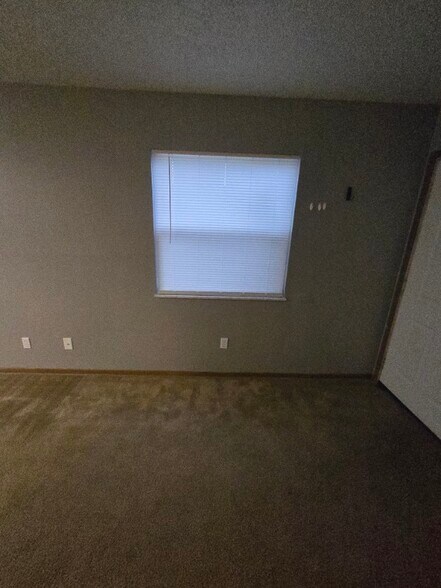 Building Photo - 200 Timber Ridge Dr