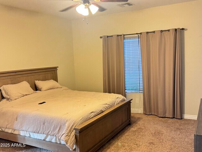 Building Photo - 18616 W Illini St