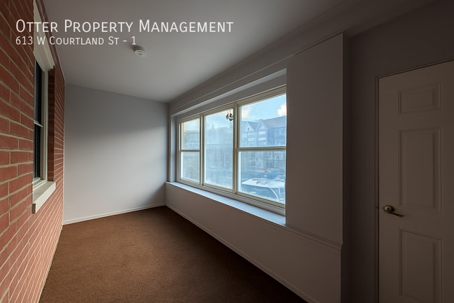 Building Photo - 613 W Courtland St