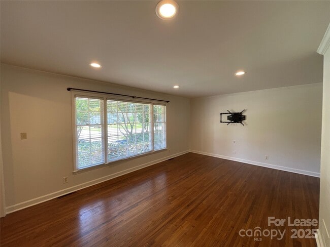 Building Photo - 3917 Kitley Pl