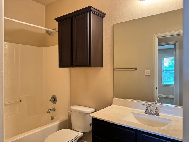 Building Photo - 311 Princess Place