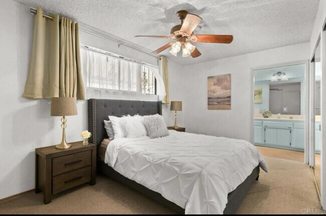 Building Photo - 3 bedroom, 3 bath home in the heart of San...