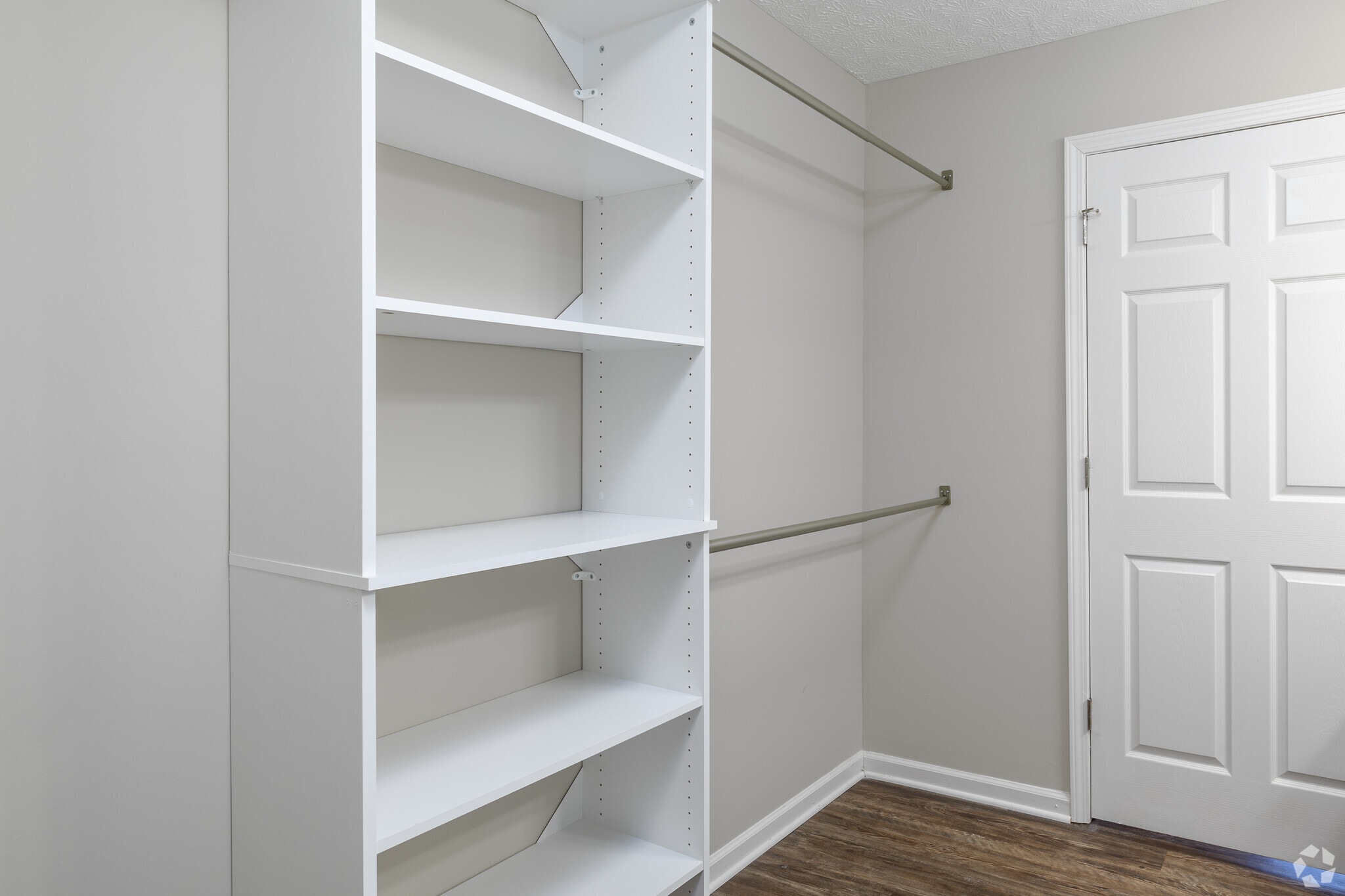 1BR, 1BA - 450SF Closet - Tyler Park Apartments