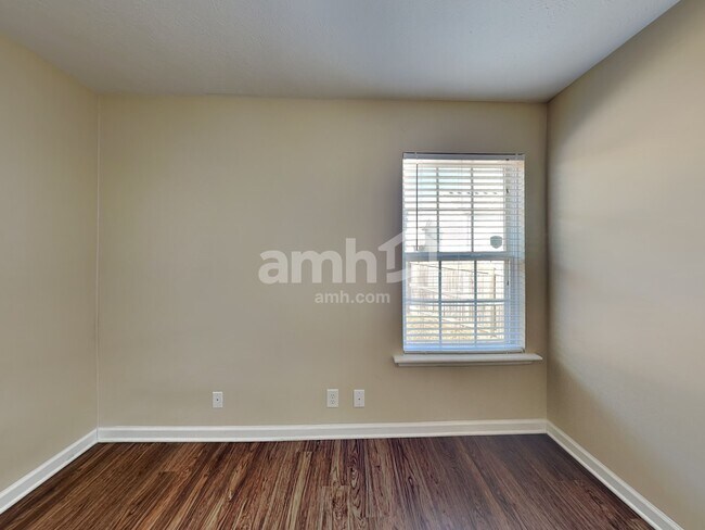 Building Photo - 1228 Shannon Ln