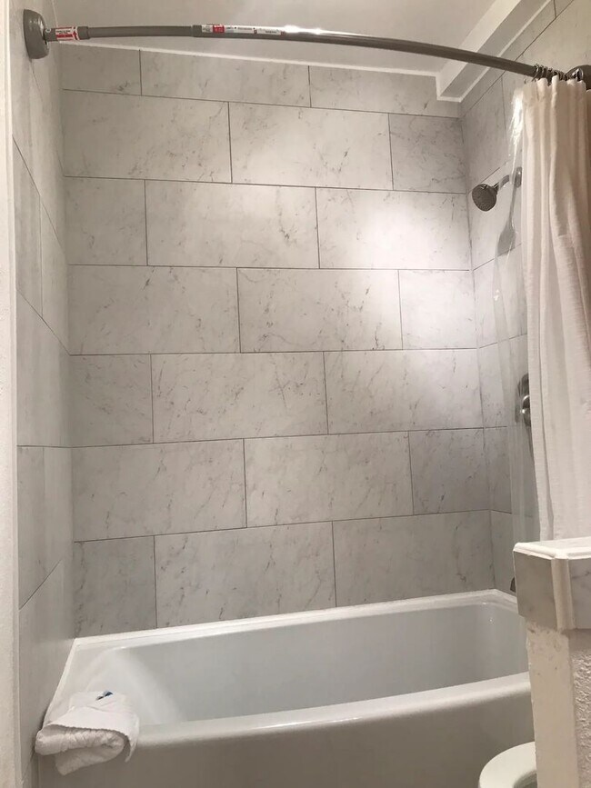 Building Photo - Long Term Rental- Summit Yacht Club 51