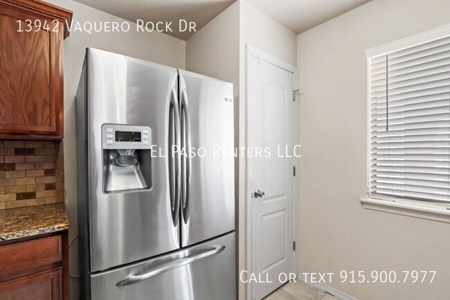 Building Photo - 13942 Vaquero Rock Dr