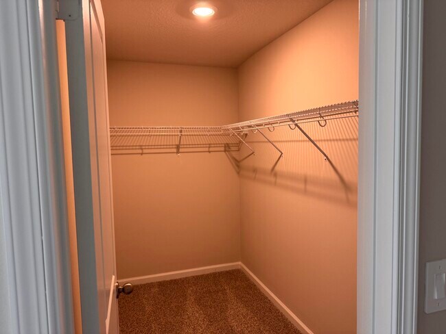 Building Photo - 496 Salisbury Cir