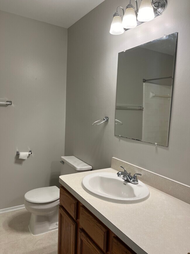 Building Photo - 44457 Savery Dr