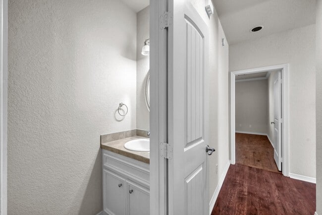 Building Photo - 130 April Cove