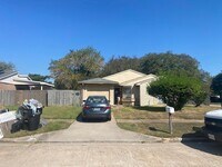 Building Photo - 24202 4 Sixes Ln