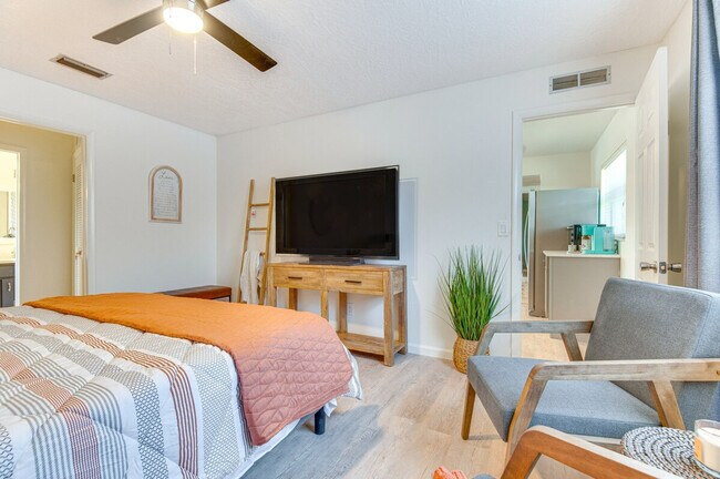 Building Photo - 589 Coconut St