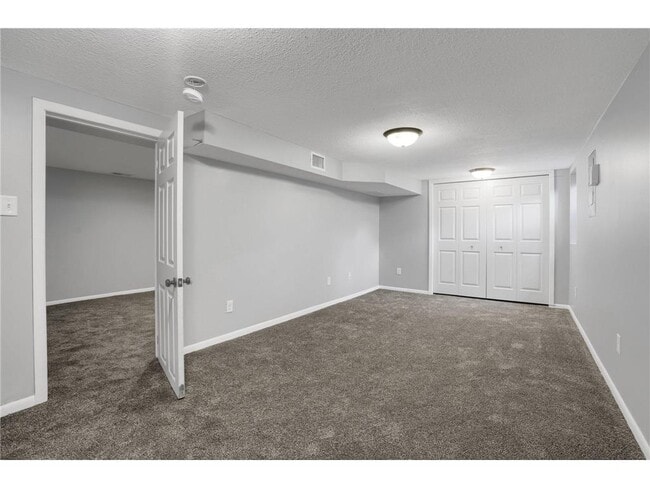 Building Photo - 2586 Martin Way