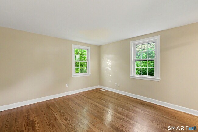 Building Photo - 142 N Taylor Ave