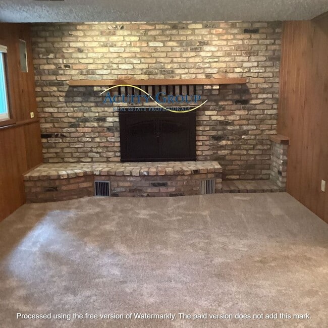 Building Photo - 3BR, 2BA Split Level Home