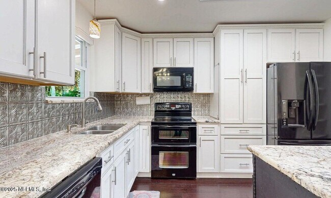 Building Photo - 6433 River Point Dr