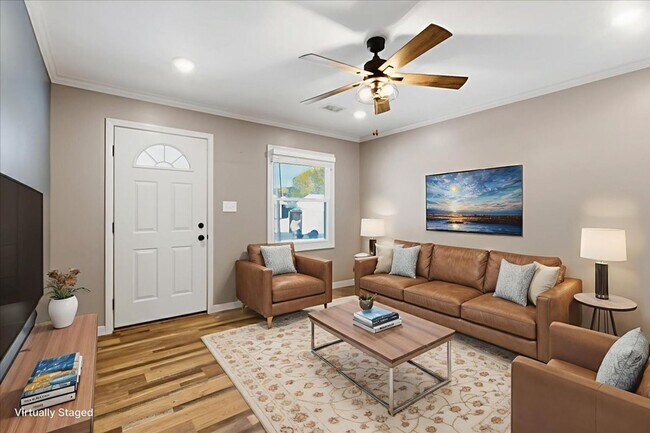 Building Photo - Charming 3-Bedroom Ranch in a Convenient L...